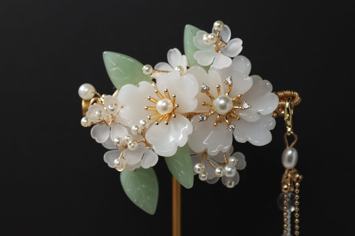 Pearl Blossom Bridal Hair Clip with Detachable Tassel