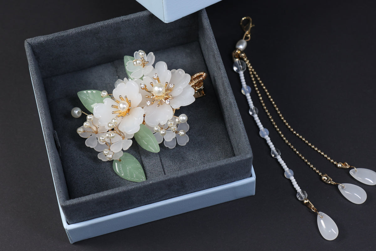 Pearl Blossom Bridal Hair Clip with Detachable Tassel